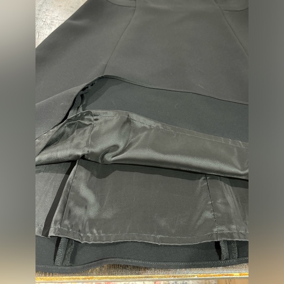 TALBOTS GORGEOUS SIMPLE SHORT SLEEVED, V-NECK FULLY LINE A-FRAME DRESS - Picture 9 of 12